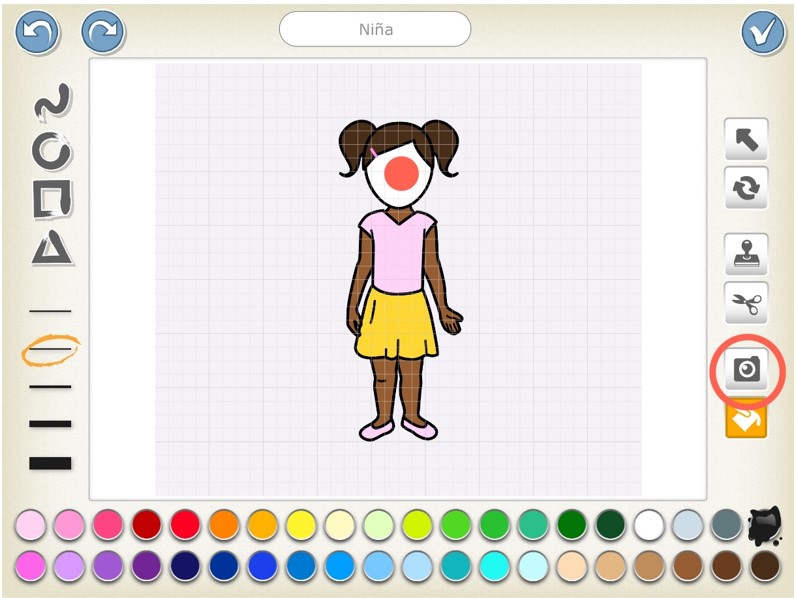 Edición de imagen de la niña Pantalla de edición de imagen con la niña seleccionada y señalados su cara y el icono de la cámara de fotos.